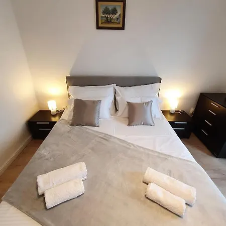 Apartment Zadoda Omis